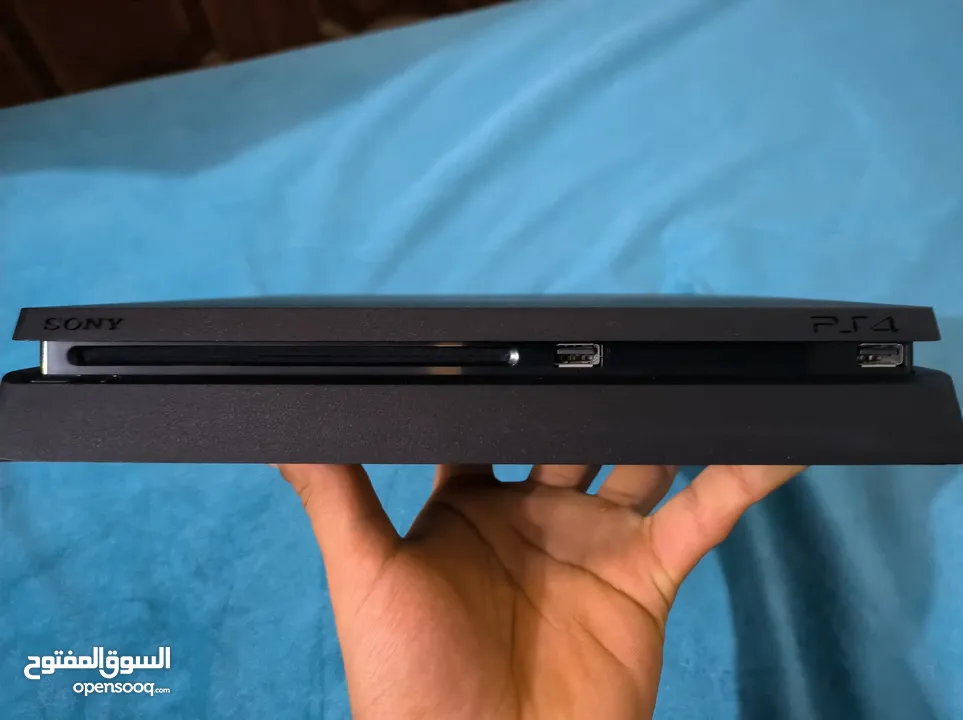 ps4 سلم جهاز نضيف ممفتوح ملحقات كامله اصليه ذاكره 5