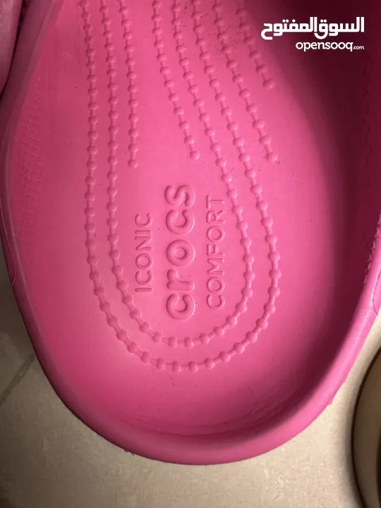 كروكس crocs حذاء رياضي/ شبشب بكعب عالي مريح وعصري