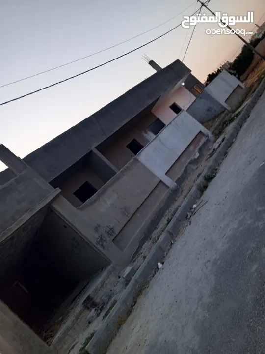 بيت للبيع في عمان منطقة لواء الموقر الذهبية الغربية