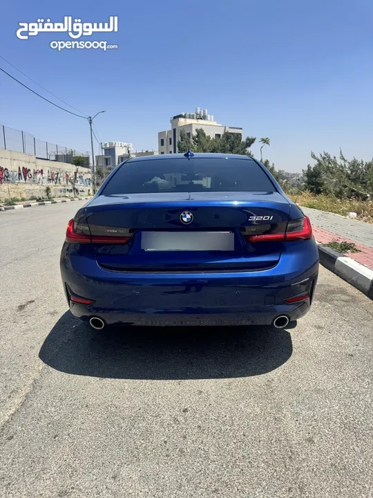 BMW 320i للبيع