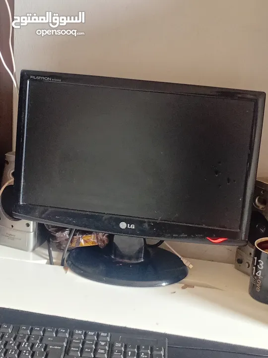 شاشه LG للكمبيوتر بحالة وكاله
