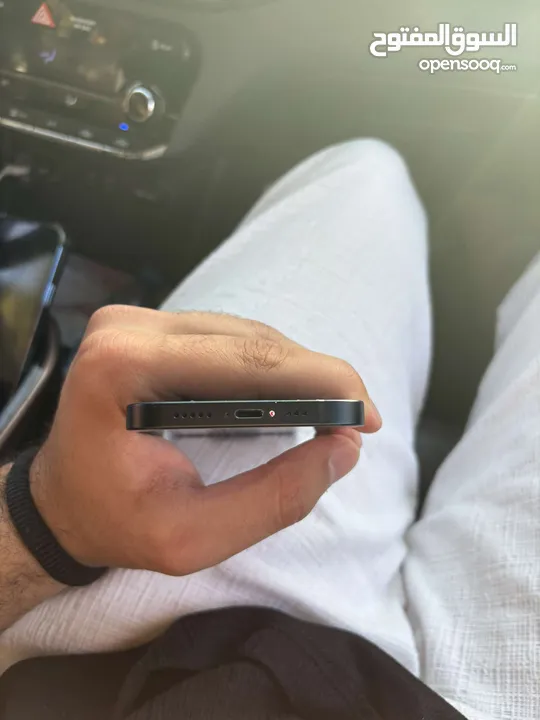 ايفون 13 مساحة 128GB بطارية 84% لون اسود.....................................