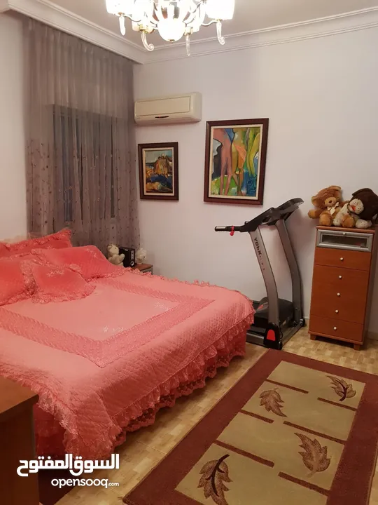 اثاث بيت كامل بحالة جيدة للبيع (السعر قابل للتفاوض، ويمكن البيع بشكل فردي)