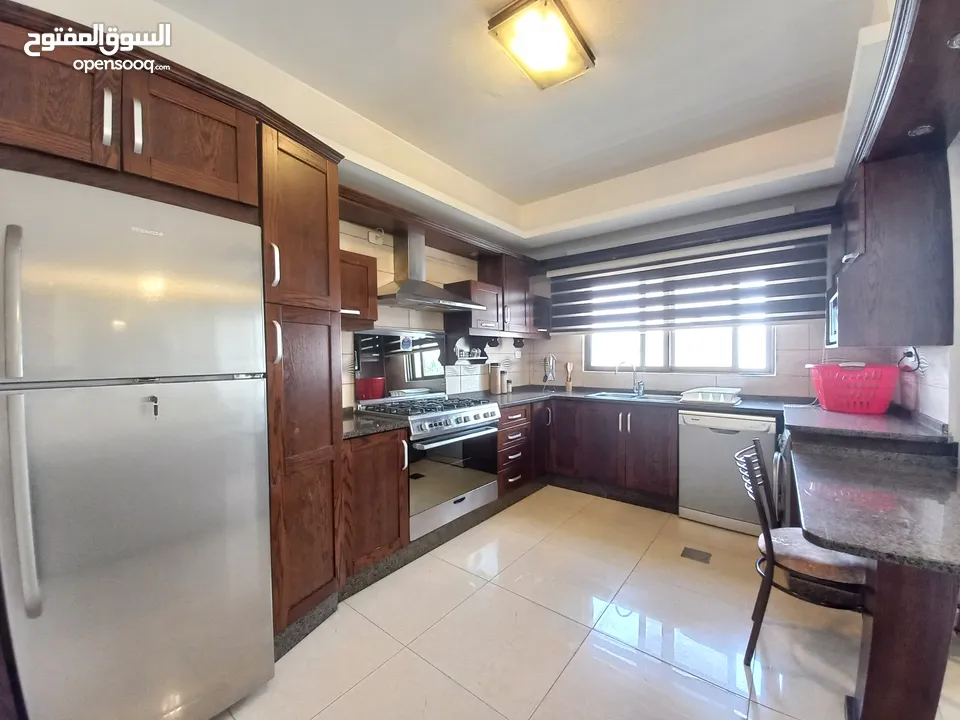 شقة مفروشة للإيجار في عبدون  ( Property 32766 ) سنوي فقط