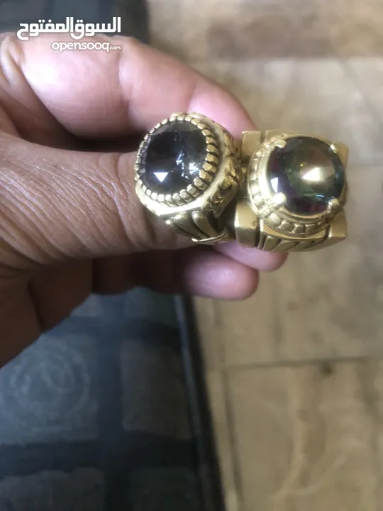 خاتمين انتيك حجر مازونايت حجم كبير للبيع بسعر مناسب الخاتم انتييك. والحجر مازونايت.