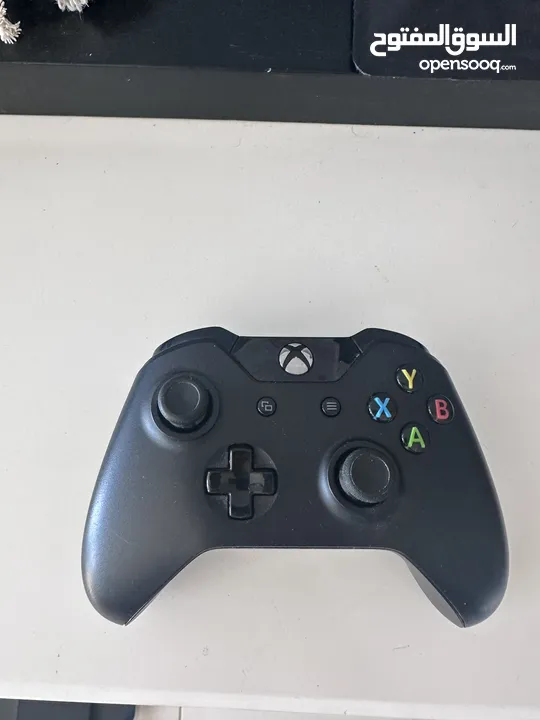 Xbox One S with controller
