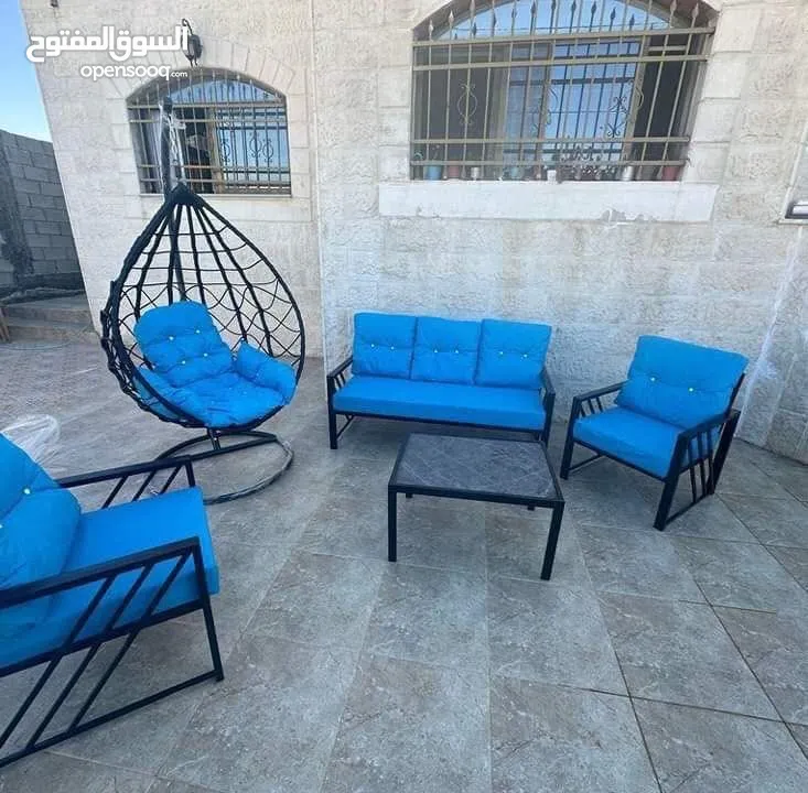 اطقم مودرن للحدائق حديد و راتان ومراجيح ثلاثية و عش البلبل وطاولات سفرة من الحديد الصلب