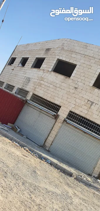 طابق اول صناعات خفيفة مساحة 400م الزرقاء الجديدة