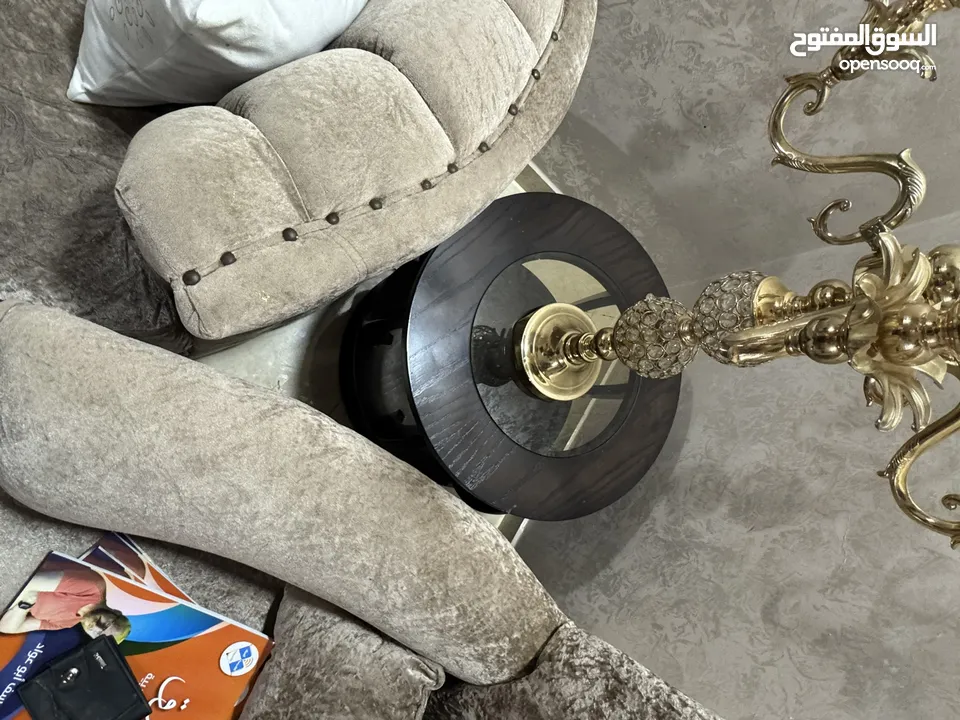 طقم كنب 7 مقاعد مع طرابيزات