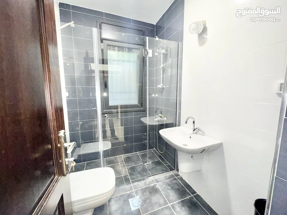 شقة مفروشة عفش جديد وحديقة