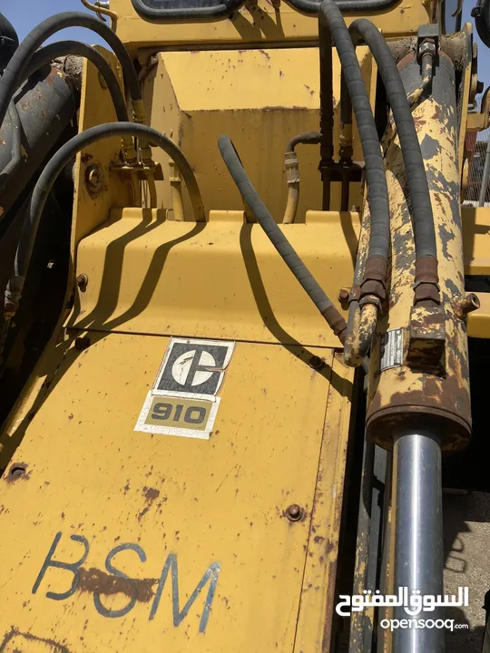 CATERPILLAR 910