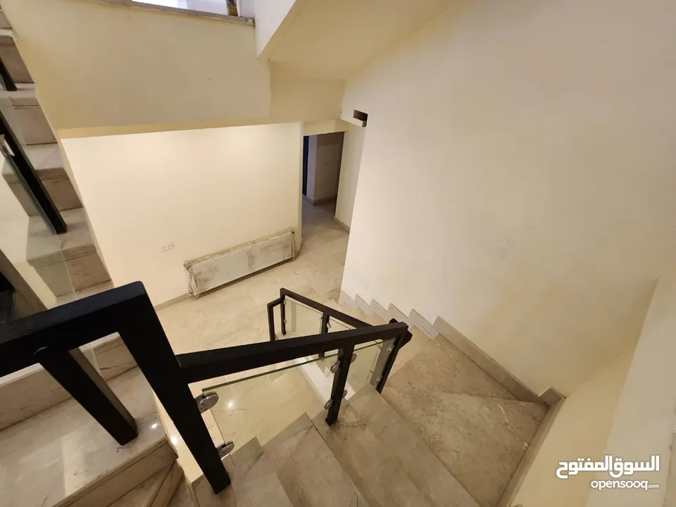 فيلا متلاصقة للبيع في عبدون - ref : 14510