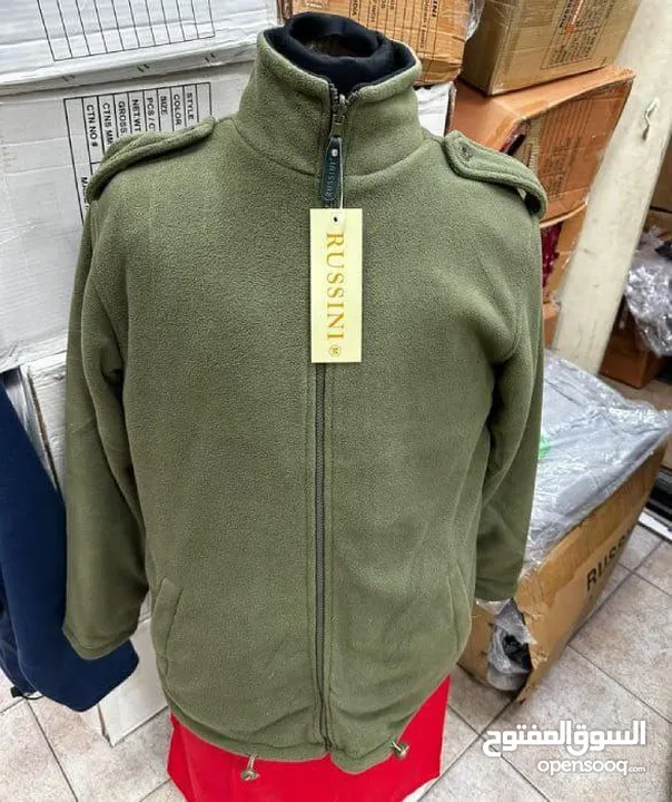 جاكيت شتوي سميك بخامة فليس أصلية، دافئ وأنيق، وتقدر تلبسه على الجهتين لتبديل إطلالتك فورًا