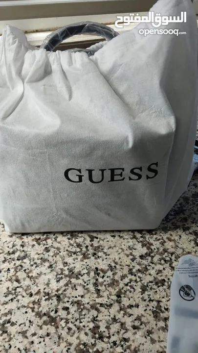 حقيبة ماركة Guess جديدة