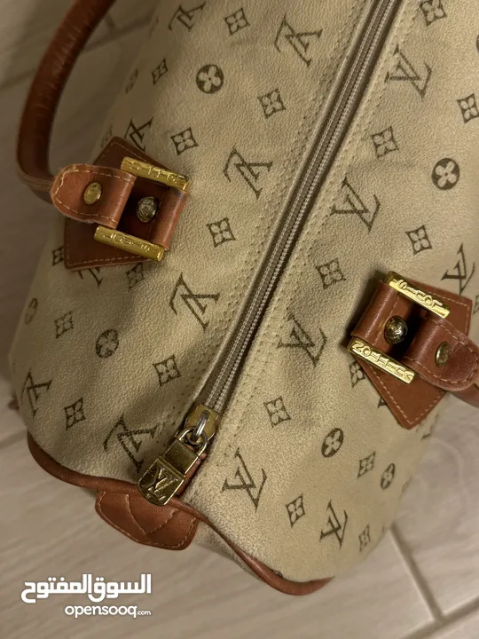 Louis Vuitton شنتة