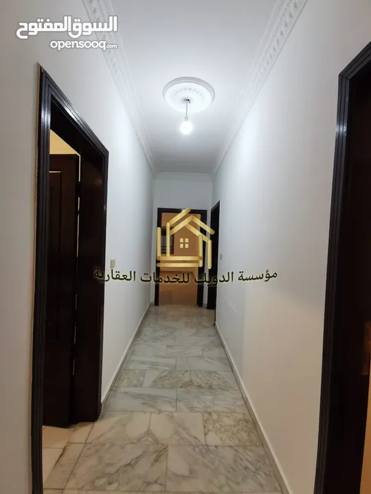 شقة مميزة - ضاحية الرشيد - 4نوم 2ماستر - 250م - قرب الخدمات العامة