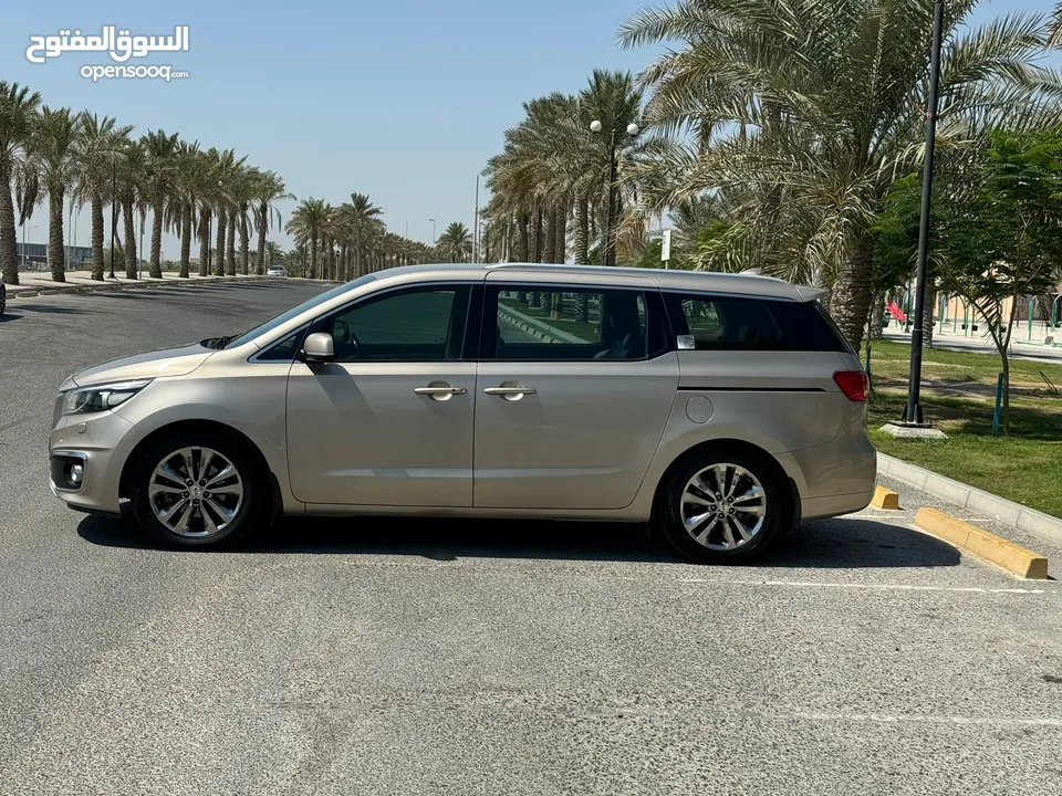 Kia Grand Carnival 2016 (Beige)