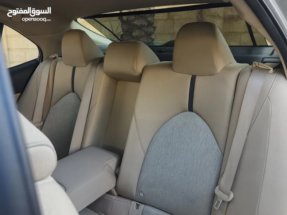تويوتا كامري 2023 GLE كامله الاضافات صيانه الشركه.... قطعة مسافة 40 الف كم