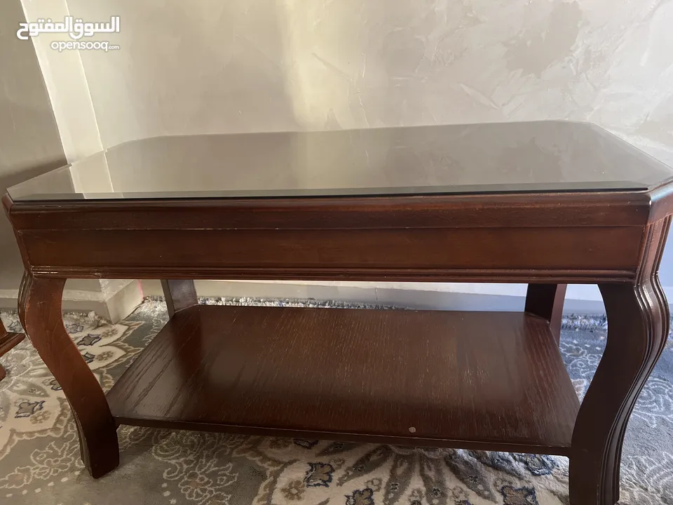 طاولة وسط خشبية