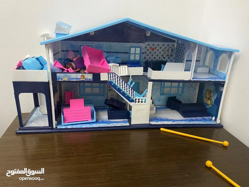 Kids dressing mirror toy, frozen big size toy house and a small toy house