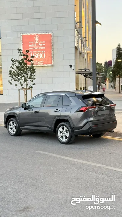 تويوتا RAV4 موديل 2020 فل الفل XLE فحص كامل قاطع مسافه 40 الف مايل للبيع بحالة الوكاله