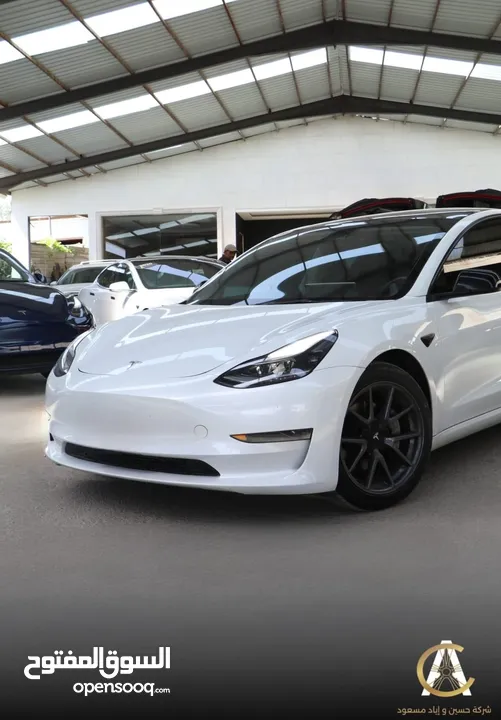 Tesla model 3 standard plus 2023