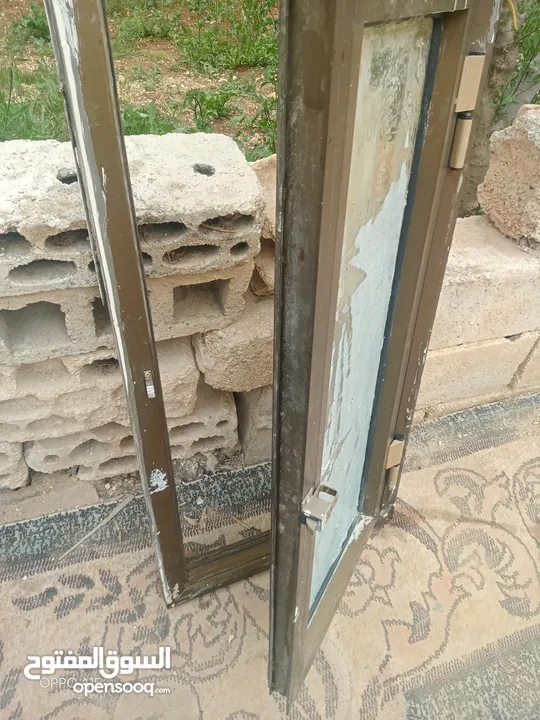 بوابات حديد وشبابيك وشبكات ومناخل للبيع