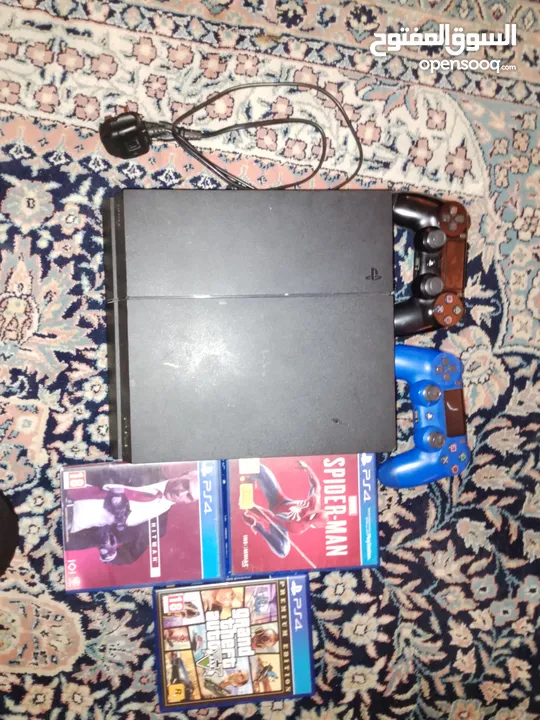 ps4 800 gb with 2 working controller and 3 games spider man gta5 and hitman 2
