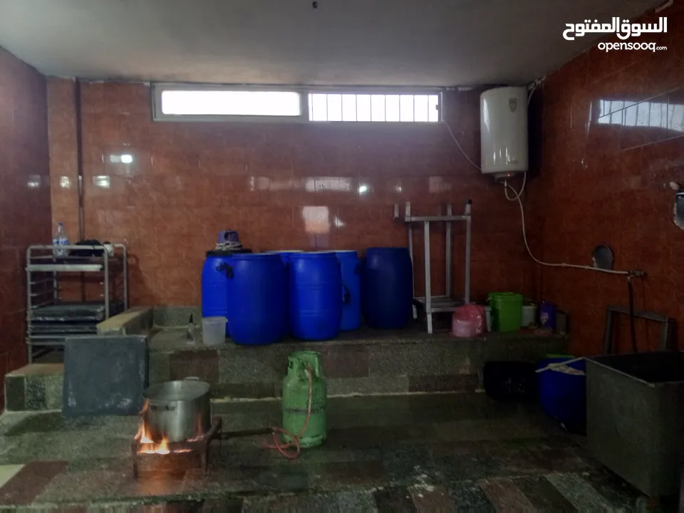 معمل اجبان أو مخللات