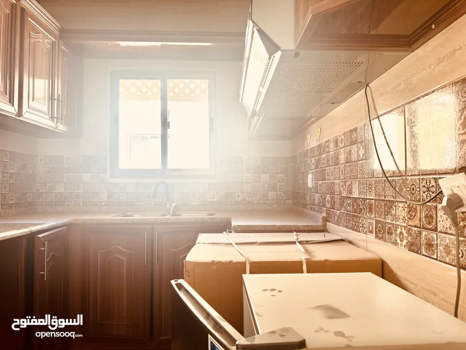 شقه مفروشه