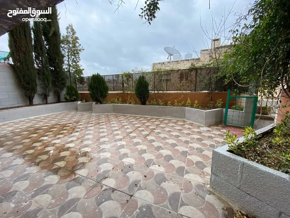 استوديو   ارضي   مع   حديقة   مميز   جداً   جداً   للبيع   في   الجاردنز   من   المالك   مباشرة