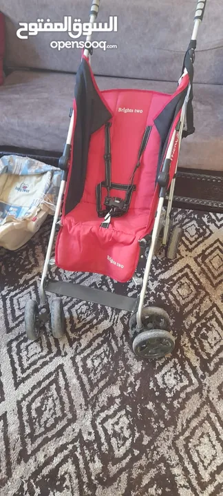 عرباية وكرسي هزاز للاطفال استخدامهم بسيط جدا كما هو موضح بالصور للبيع بسعر مغري قابل للتفاوض........