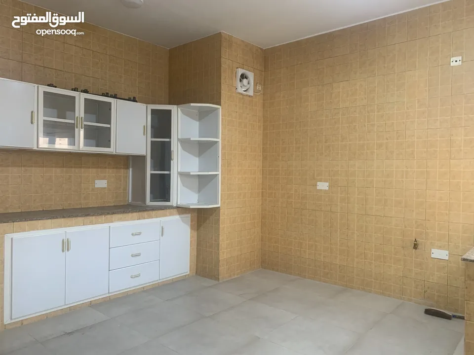 #REF889 4BR villa for rent in mawaleh