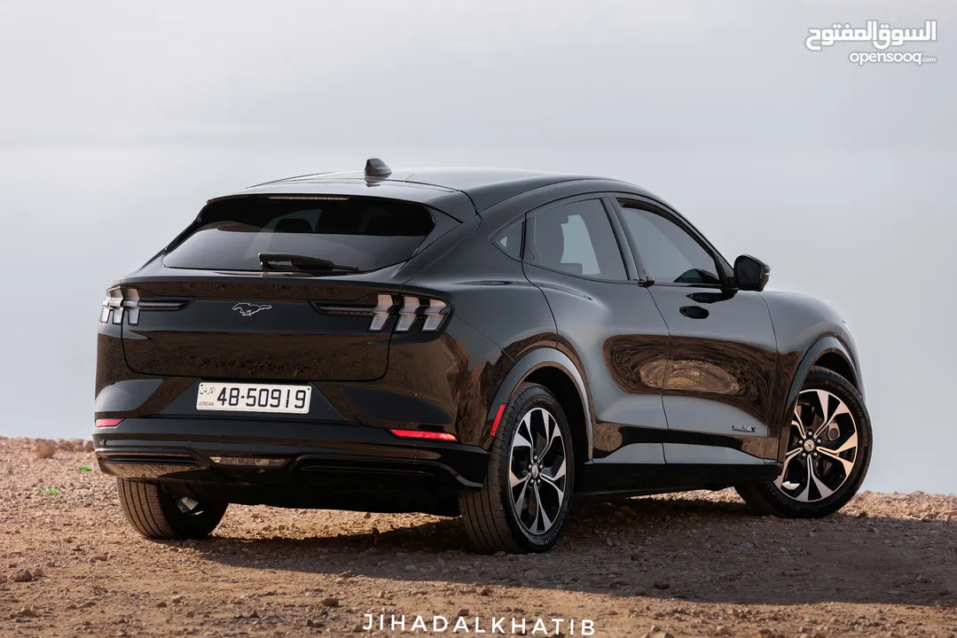 FORD MUSTANG MACH-E 4X PREMIUM 4X4  فورد موستنج الكهربائية بالكامل وارد امريكي مميزه جدا