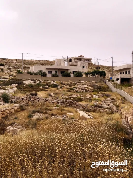 ارض في بيت لحم مستوية  في موقع مميز و حيوي  قريبة جدا من مسجد عبد العزيز