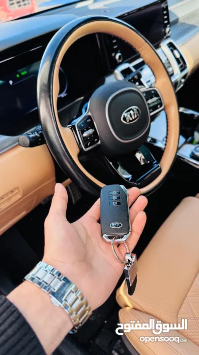 للبيع جيب كيا سورينتو مميز ترخيص 2020 كامل الاضافات  لون اسود ملوكي