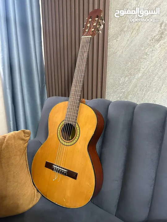 جيتار ايطالي eko c-956 model number مستعمل مع اوتار جديدة CG01 و handcrafted