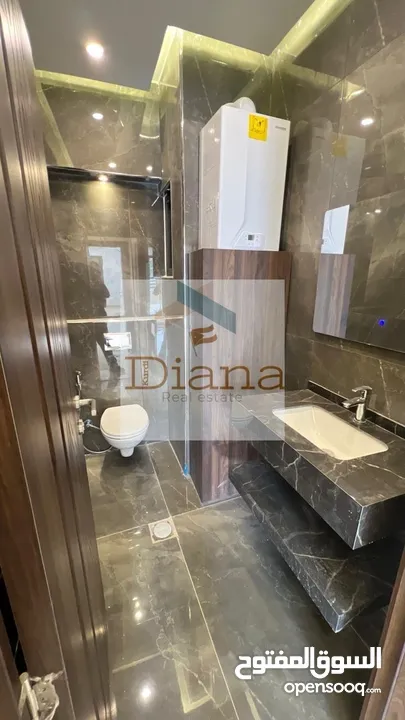 شقة فاخرة للإيجار – لم تُسكن من قبل  طريق المطار - البنيات - 4 نوم - 2 ماستر