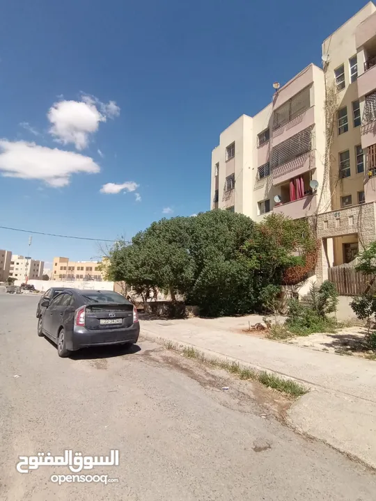 شقة للبيع المستعجل في مدينة الزرقاء مدينة الشرق السعر مغري