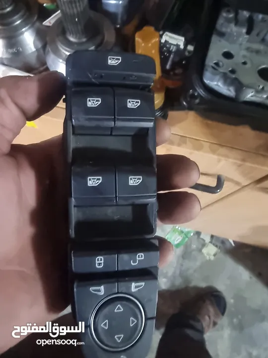 قطع سيارات مشكل للبيع