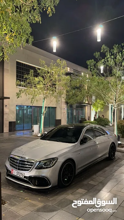 مرسيدس s550 محول 63 بالكامل تحويل اصلي مع الرنقات الاصليه كراسي ديزاينو والسكان محول موديله 2015