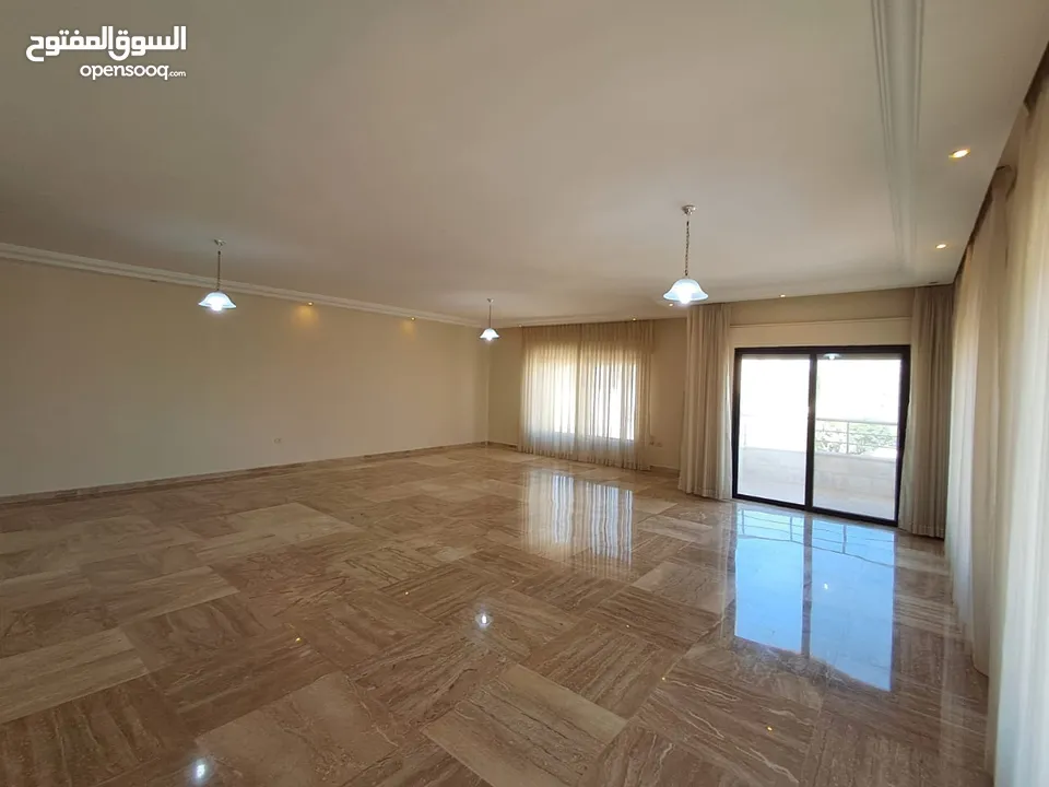 شقة شبه مفروشة للايجار في عبدون  ( Property 39878 ) سنوي فقط