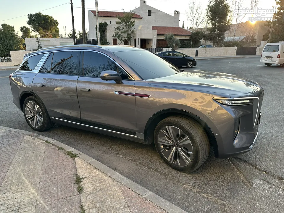 هونشي Hongqi E-HS9 2021