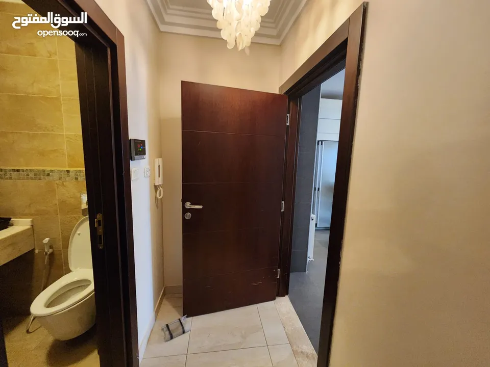 شقة مفروشة مع تراس للايجار في عبدون - 14200