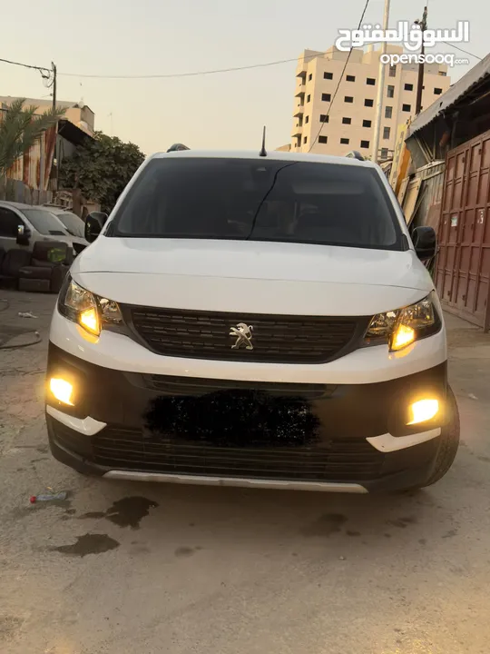 بيجو ريفتر 2022