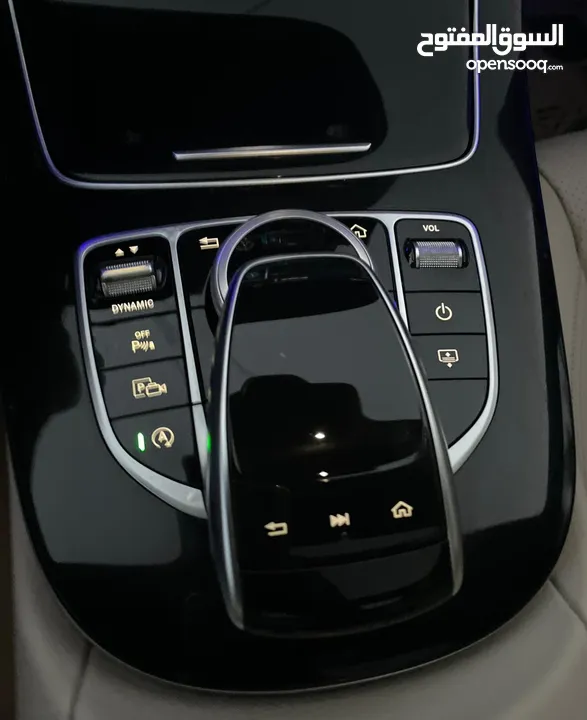 مرسيدس بنز E300 بنزين بحالة الوكالة