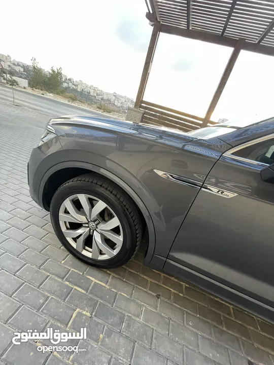 طوارق 2019 ار لاين فل الفل بحالة ممتازة جدا دهان الشركة للبيع