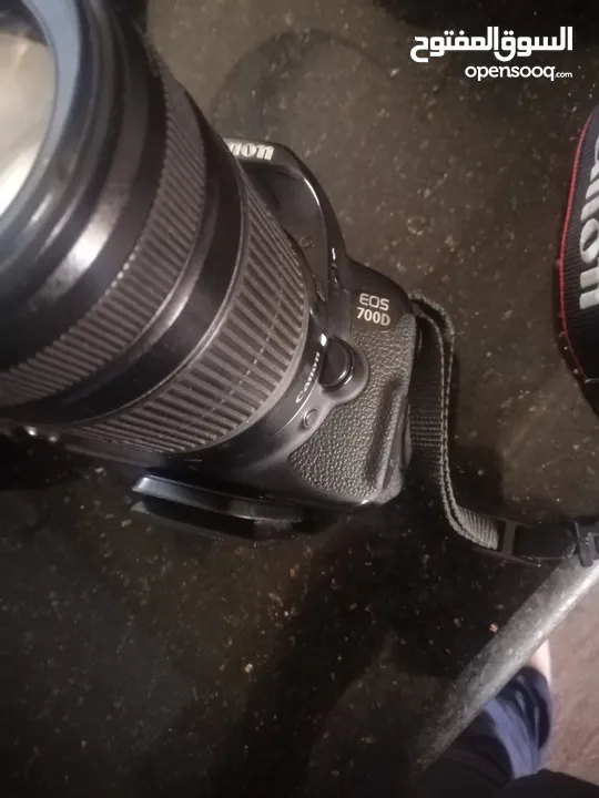 كمره نوع canon 700D