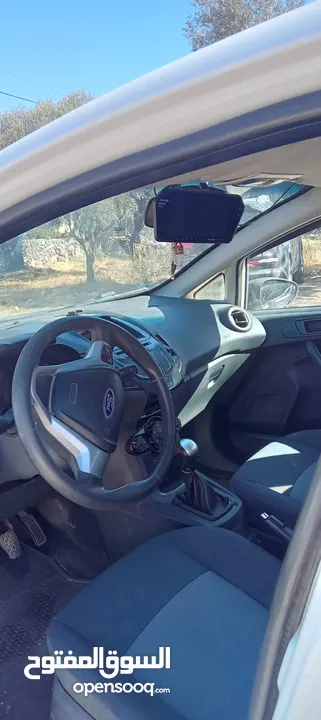 للبيع فورد فيستا جير عادي