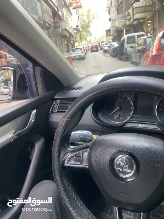 سيارة للبيع